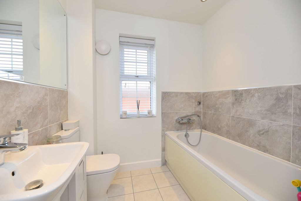 Additional image 18 of 3 bed semi-detached house for saleGale Drive, Biggleswade SG18