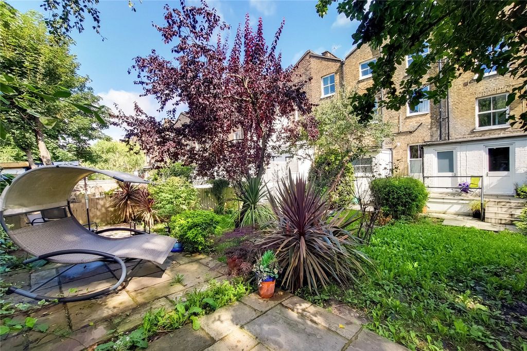 Property photo 2 of 8