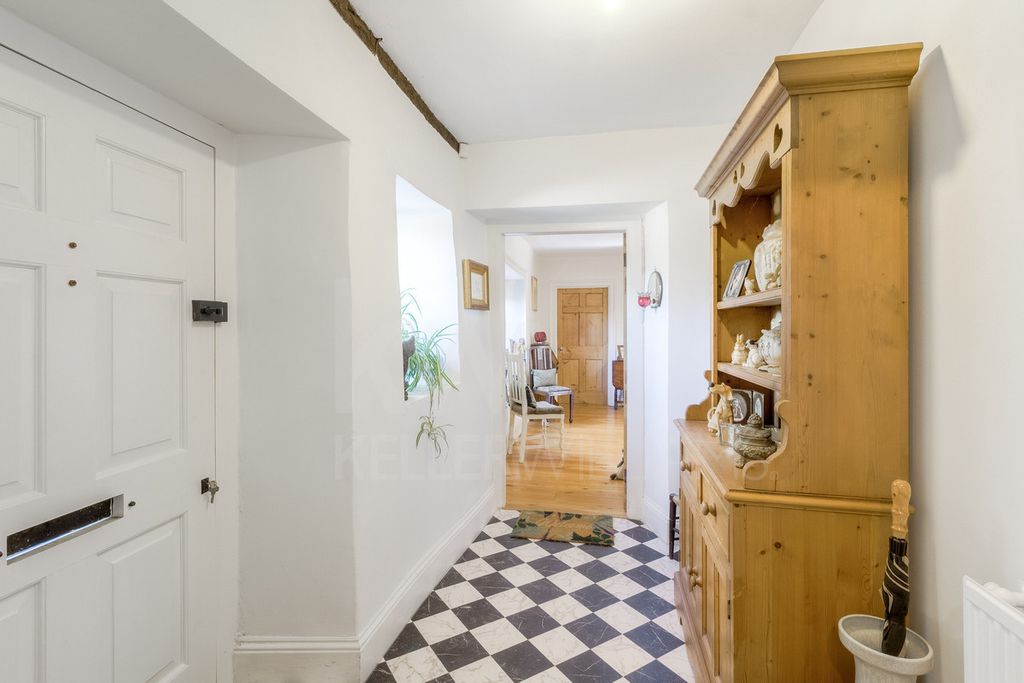 Property photo 3 of 22