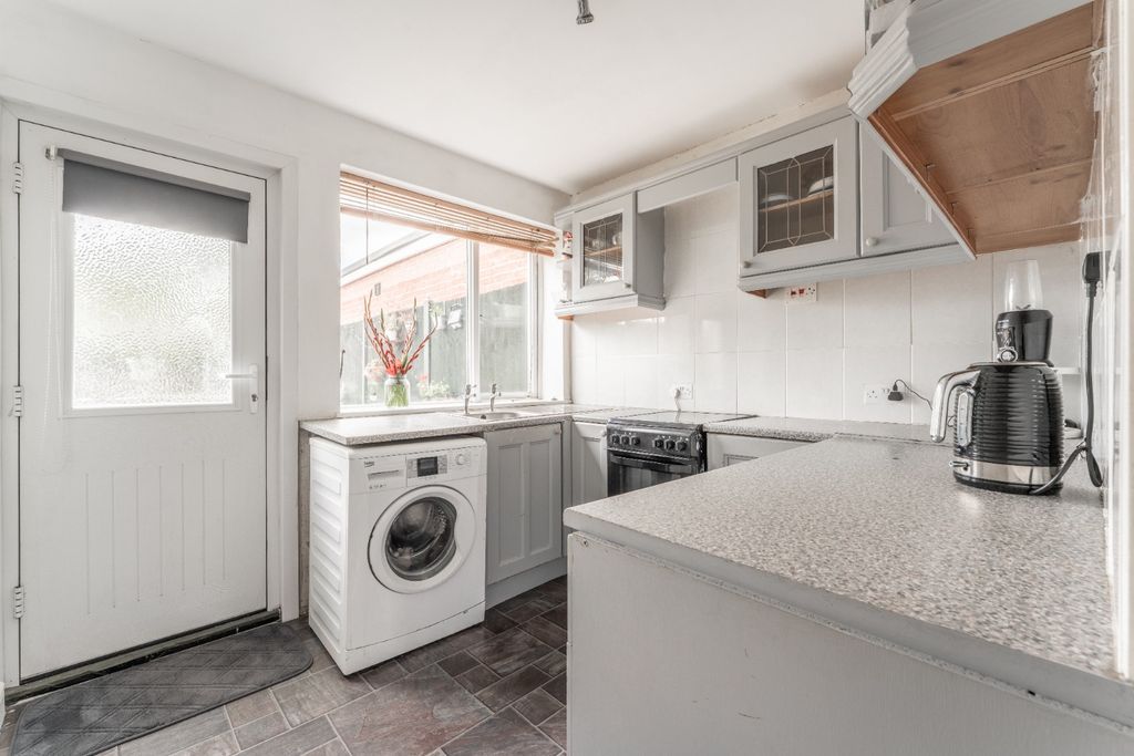 Property photo 3 of 13 5244573