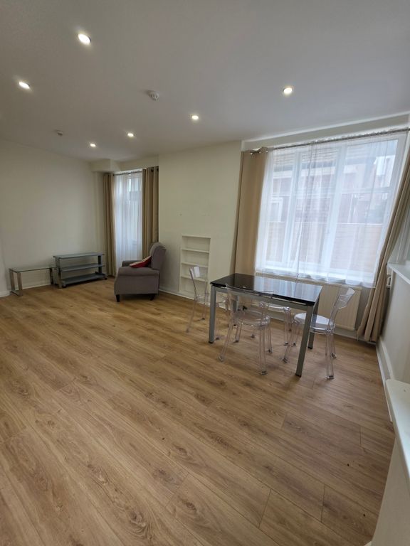 Property photo 3 of 8