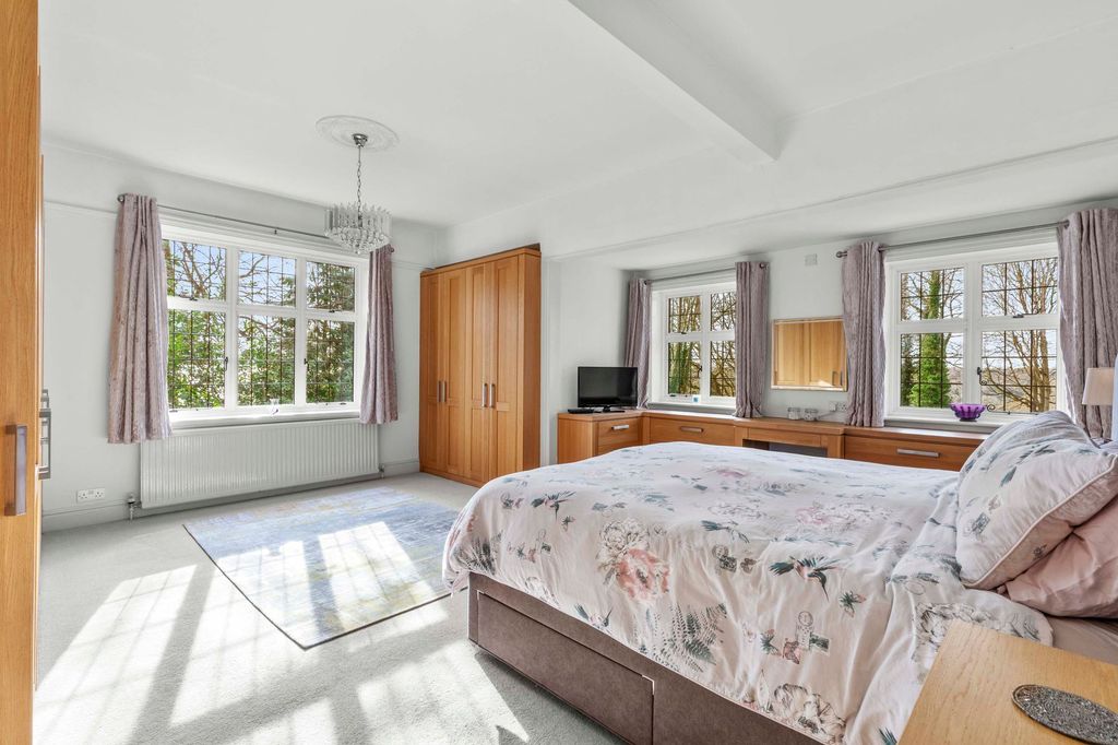 Additional image 15 of 5 bed detached house for saleAmersham Road, High Wycombe HP13