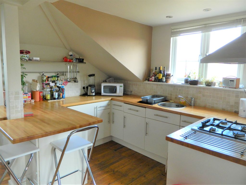 Property photo 1 of 5 700180