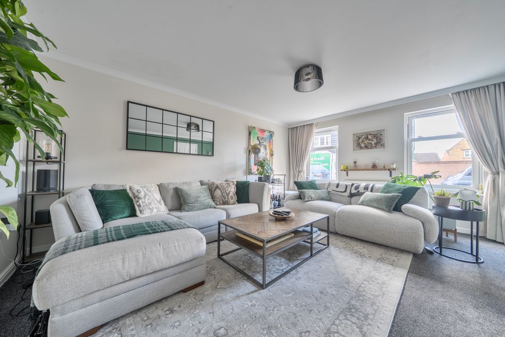 Property photo 3 of 19 14570763