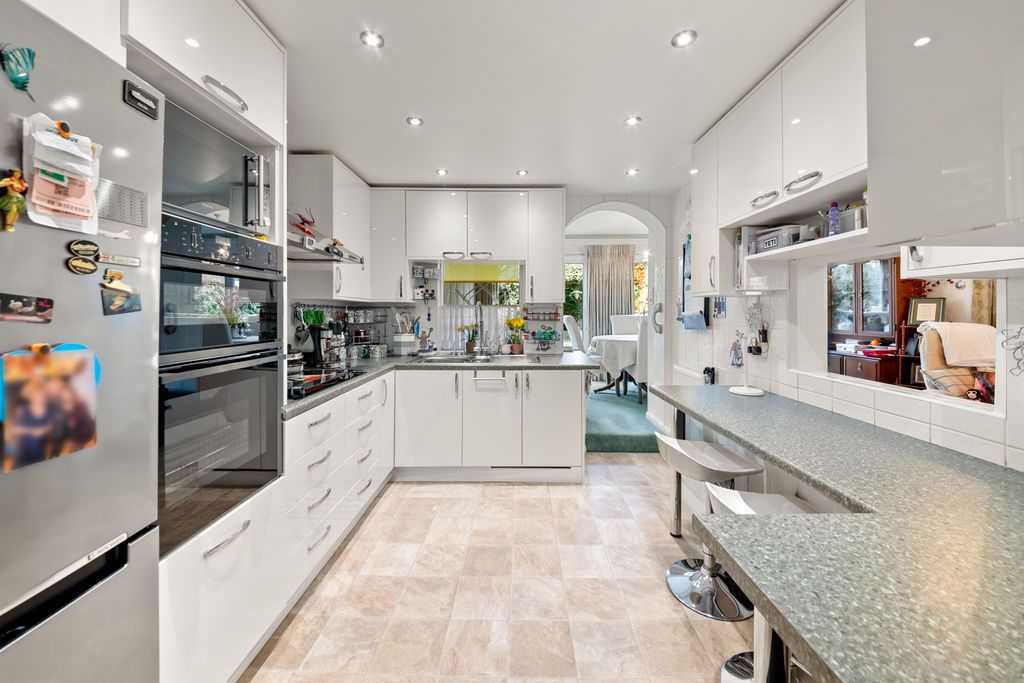 Property photo 3 of 22 Photo 16