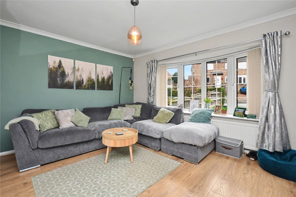 Property photo 2 of 15 Picture No. 12