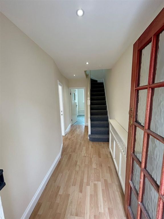 Property photo 2 of 10 8mc0Yosz0Uwo0Qsdn...