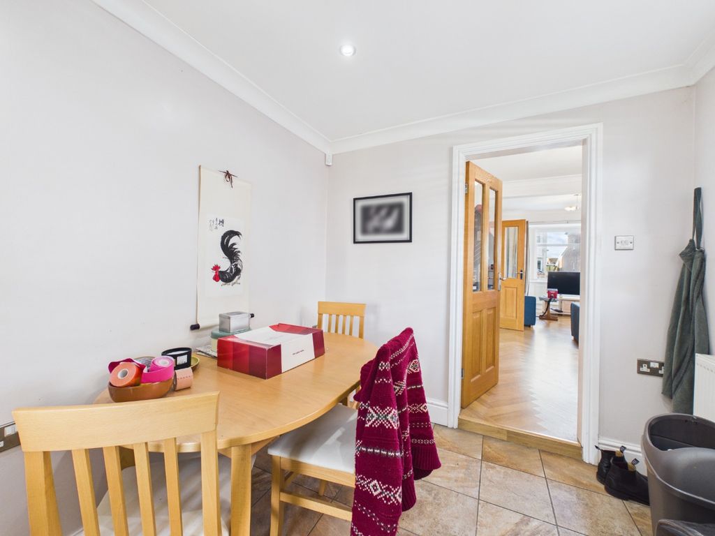 Property photo 3 of 12 4844697