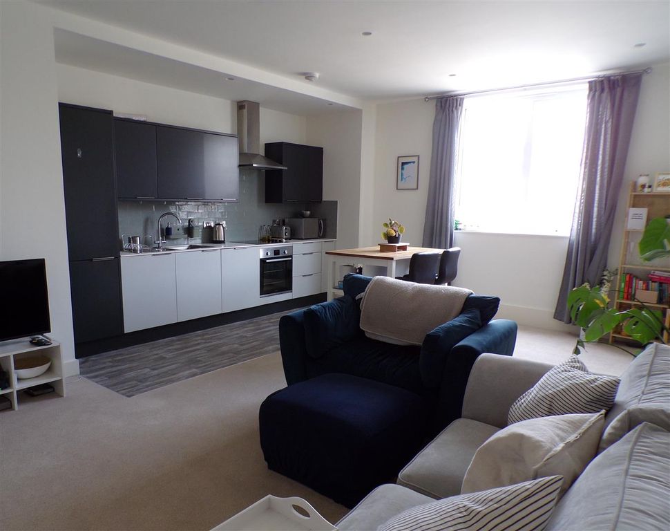 Property photo 2 of 4 Living Room.Jpg