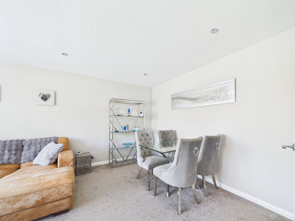 Property photo 2 of 26