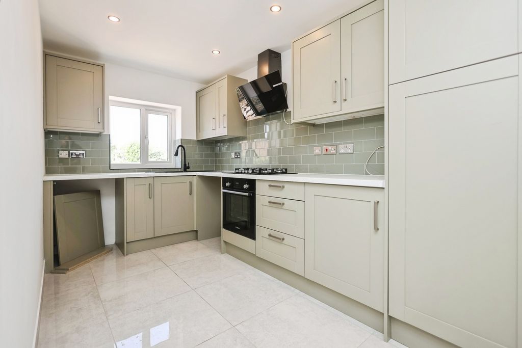 Property photo 2 of 20 Pbox-Img.Jpg