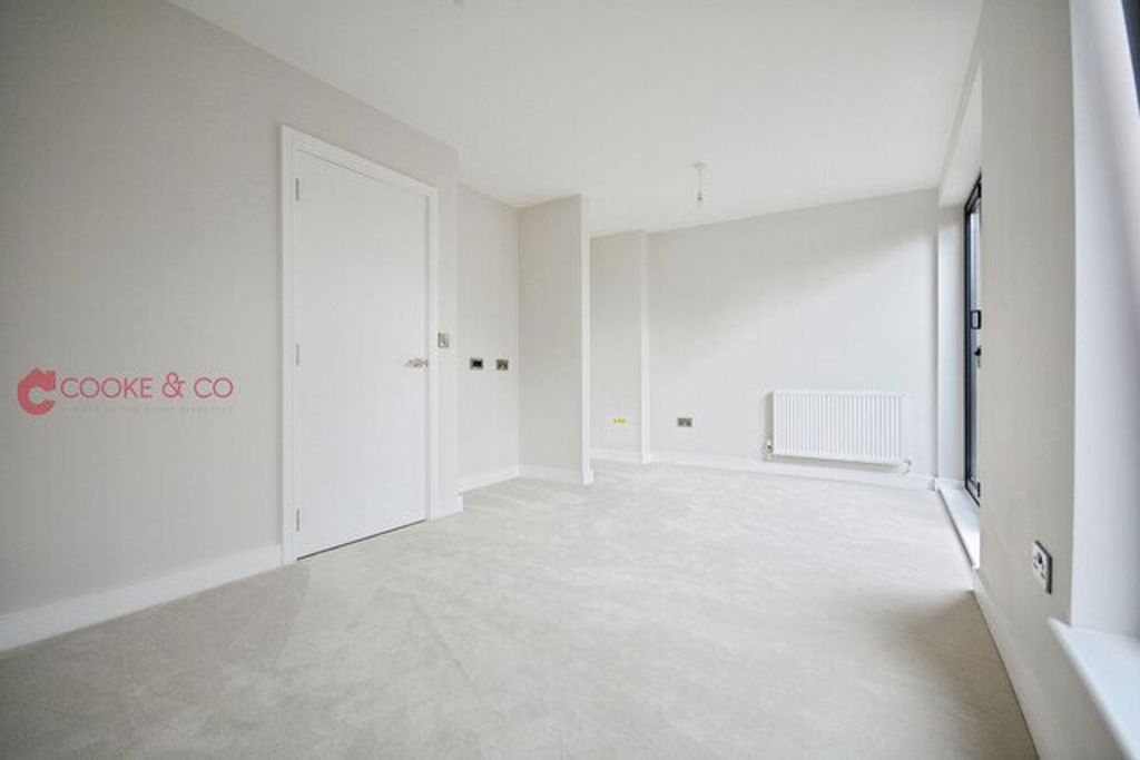 Property photo 2 of 35