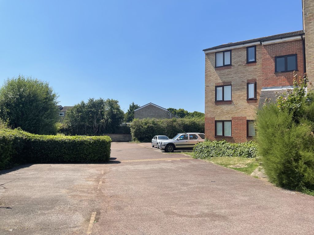 Property photo 2 of 10 Car Park