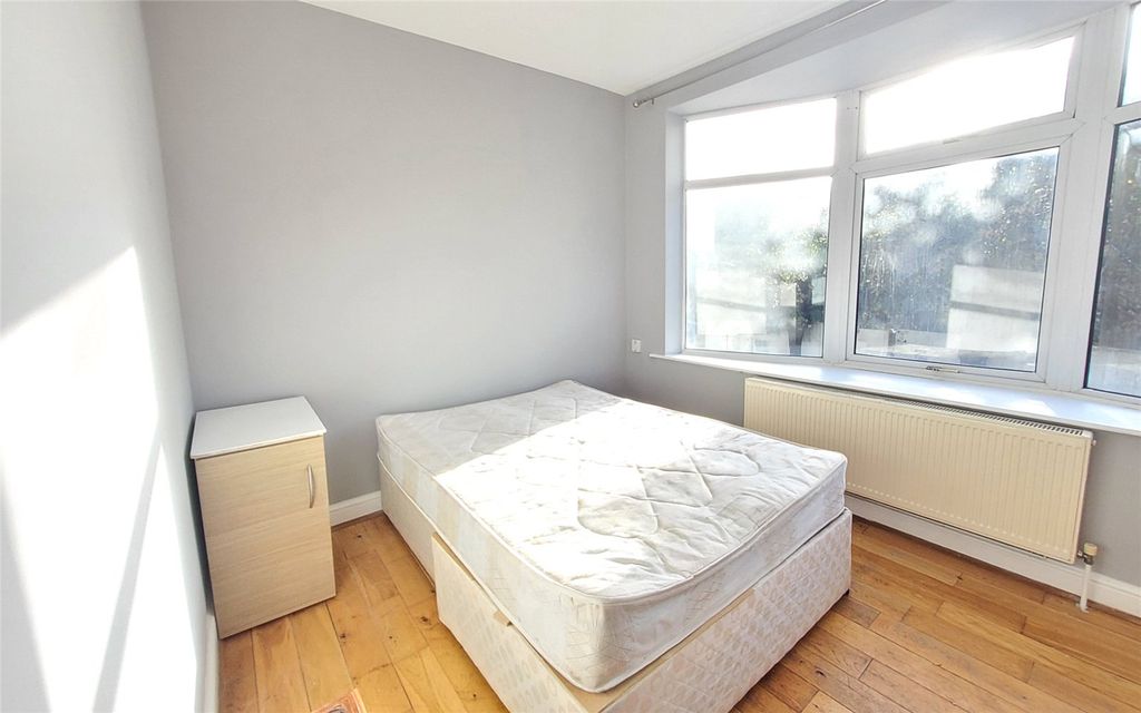 Property photo 3 of 9 Picture No. 18