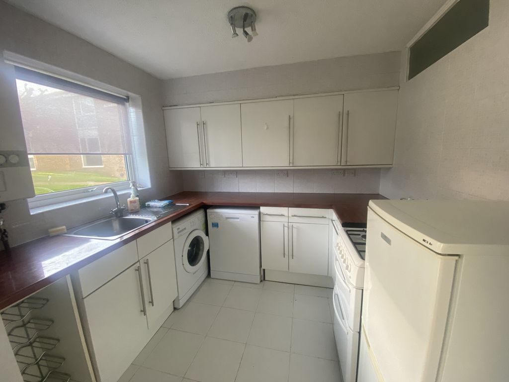 Property photo 3 of 7 Photo 6