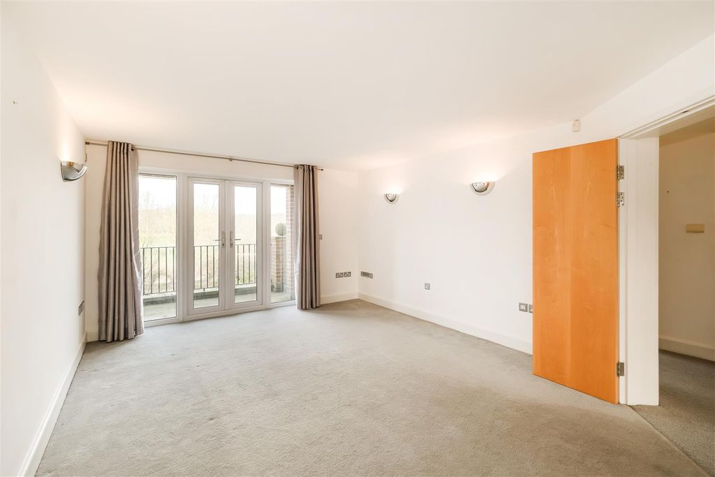 Property photo 3 of 29