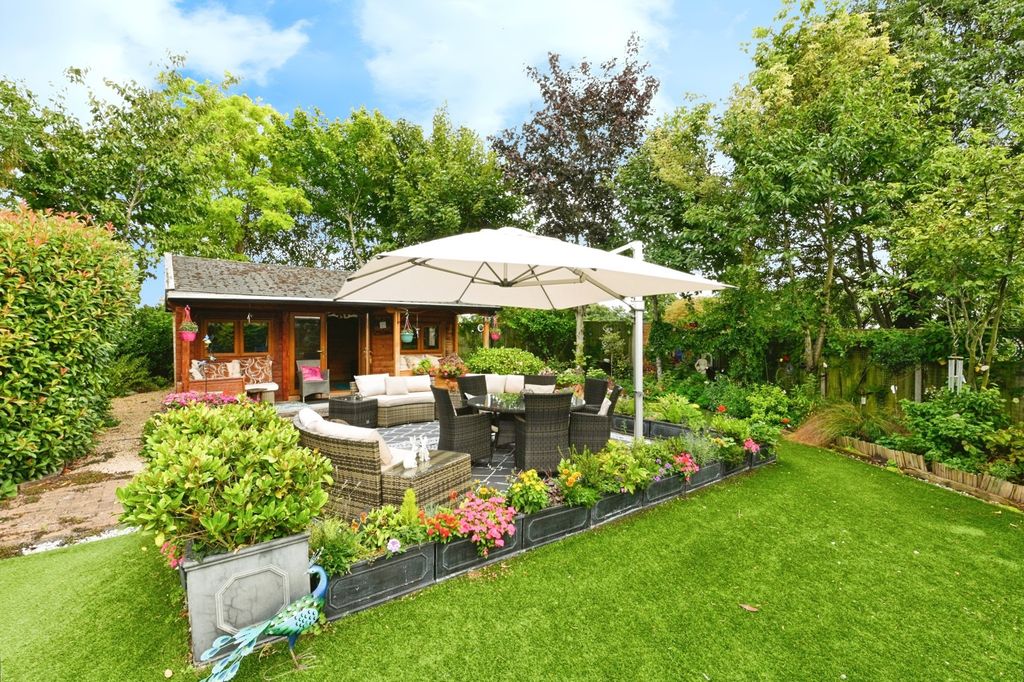 Property photo 2 of 18 Photo