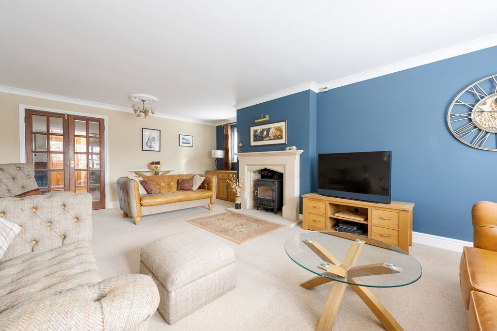 Property photo 3 of 26