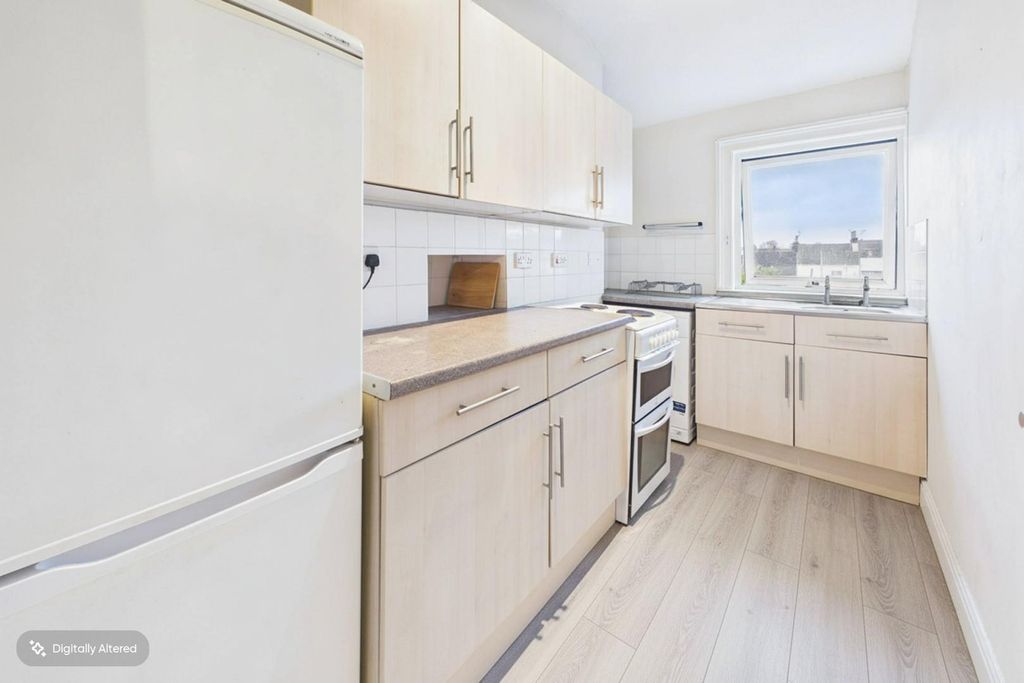 Property photo 3 of 11 Cam05152G0-Pr0404-Still001-001.Jpg