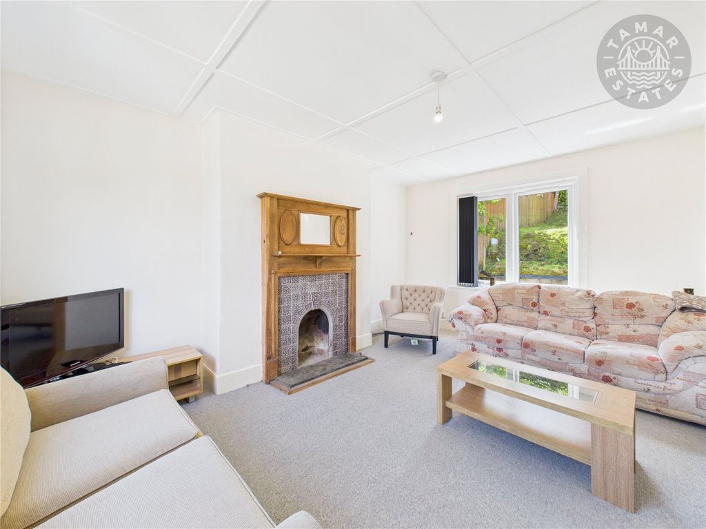Property photo 3 of 13 Sitting Room