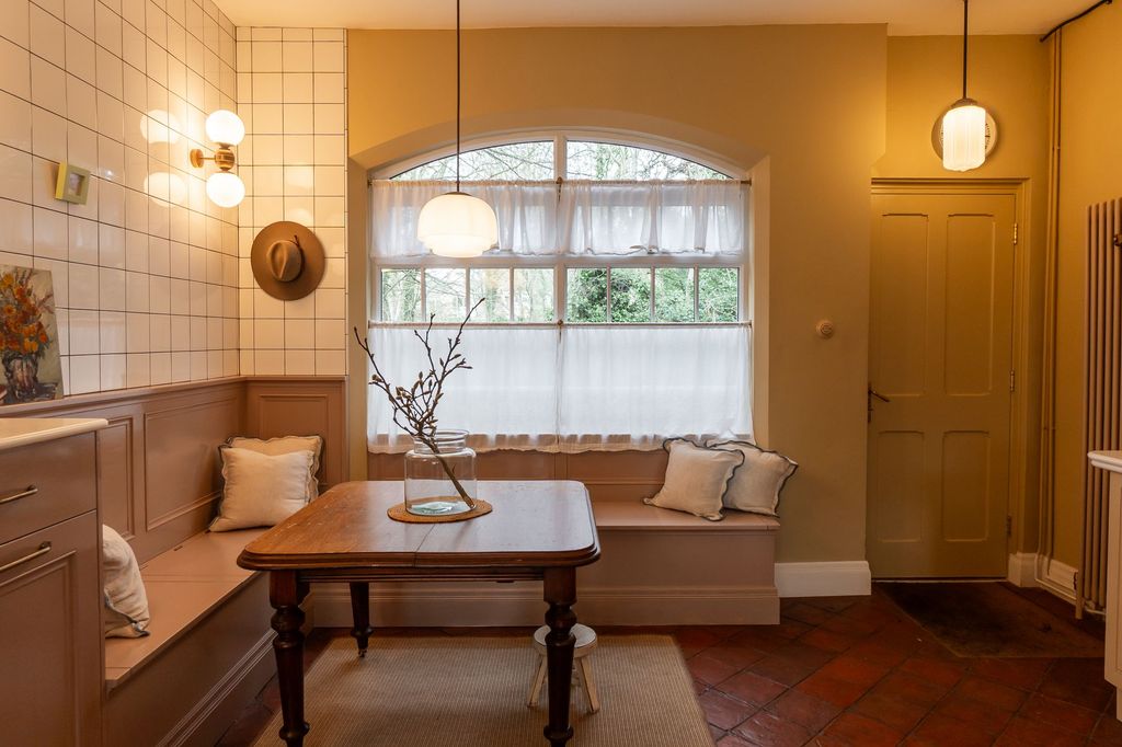 Property photo 2 of 58