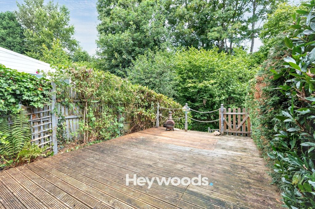 Property photo 3 of 28