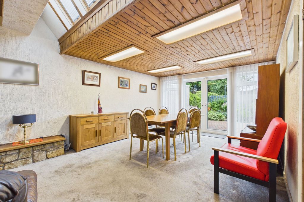 Property photo 3 of 15 Living/Dining Room