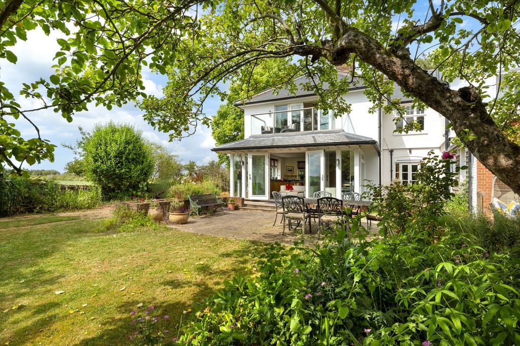 Property photo 2 of 36