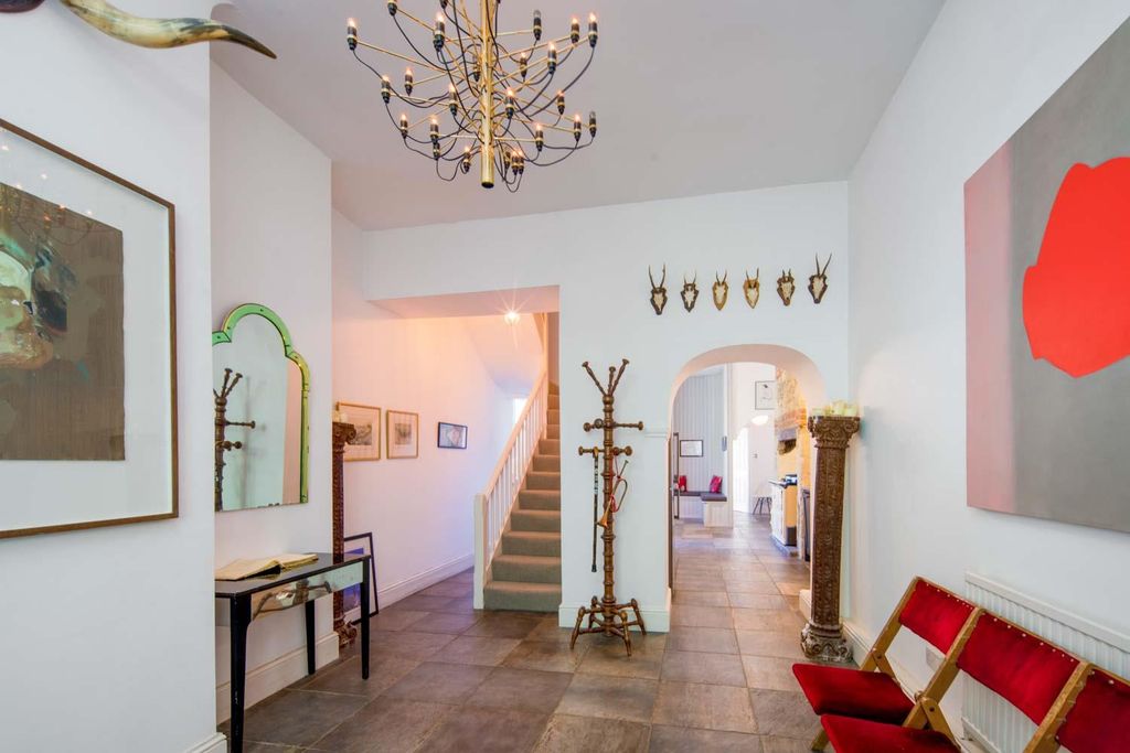 Property photo 2 of 15 Entrance Hall