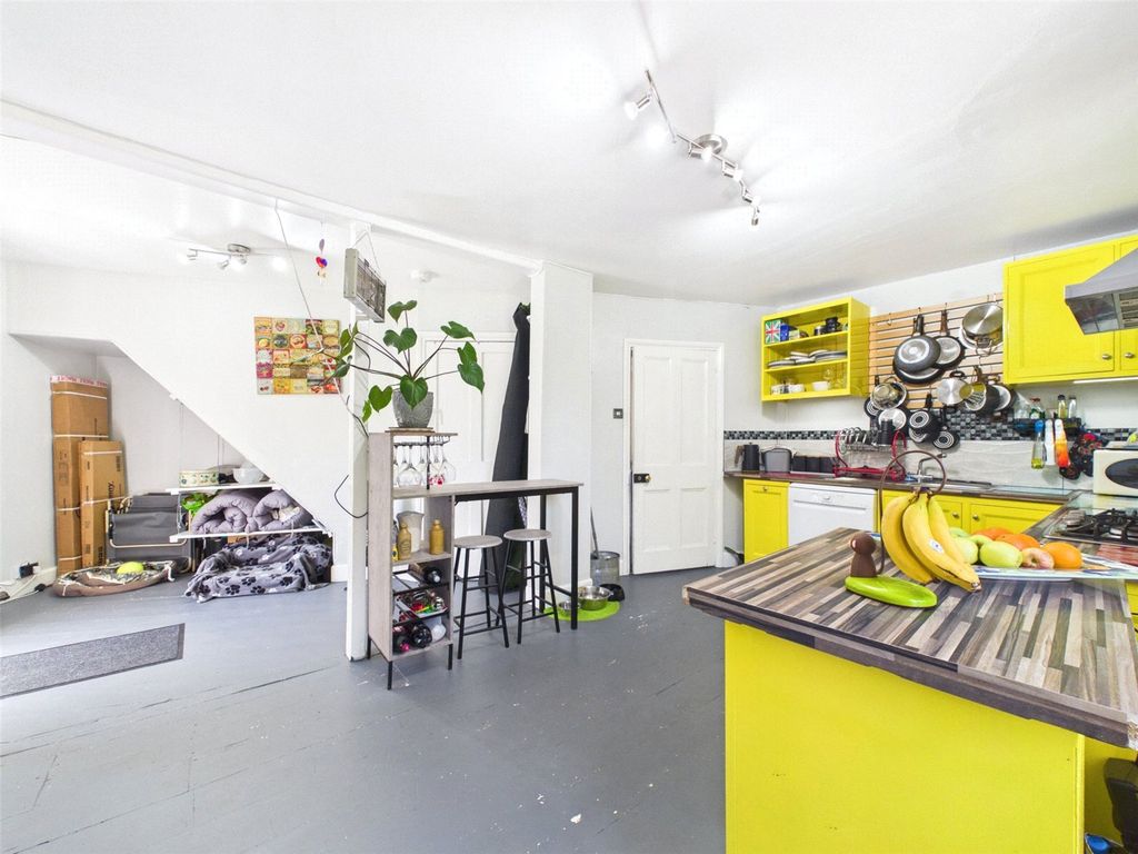 Property photo 2 of 18 Picture No. 08