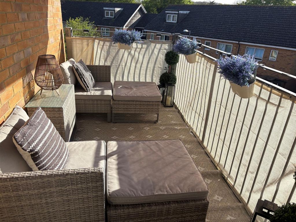 Property photo 3 of 16 Balcony