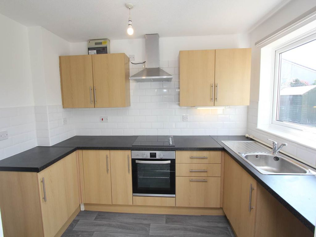 Property photo 2 of 11 Kitchen