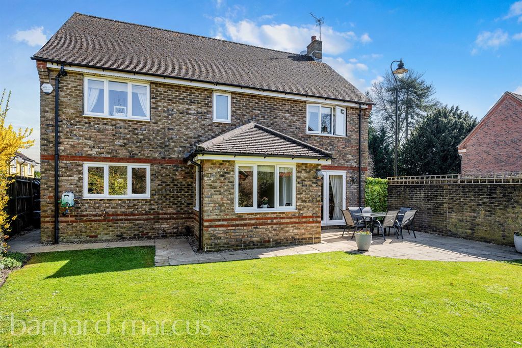 Property photo 1 of 28
