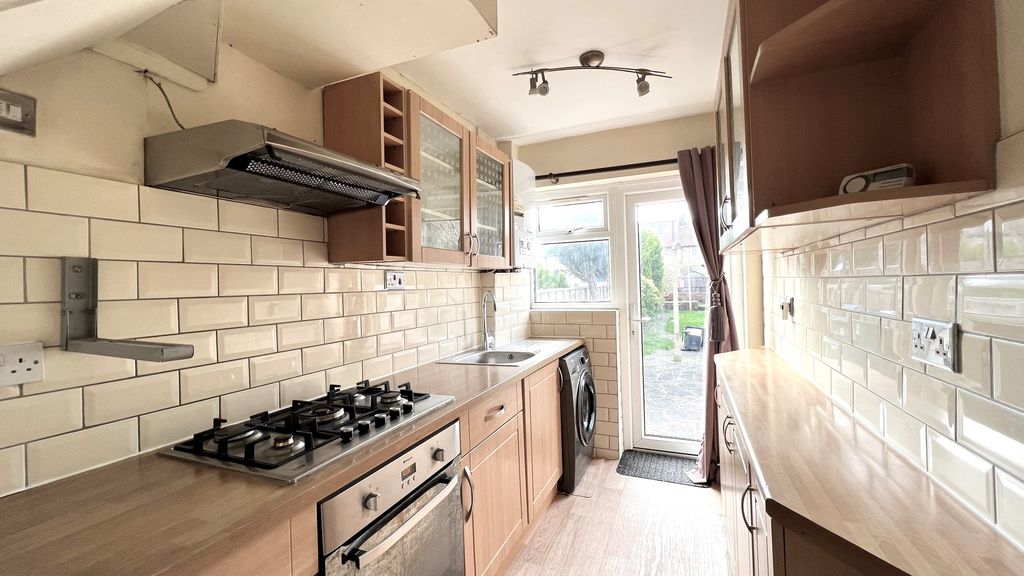 Property photo 1 of 8 Kitchen