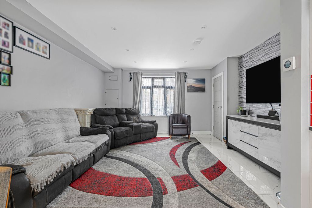 Property photo 2 of 11 Reception Room