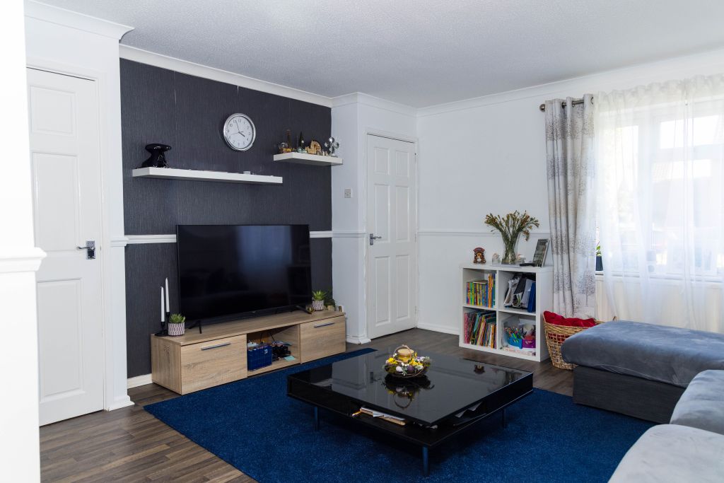 Property photo 2 of 11