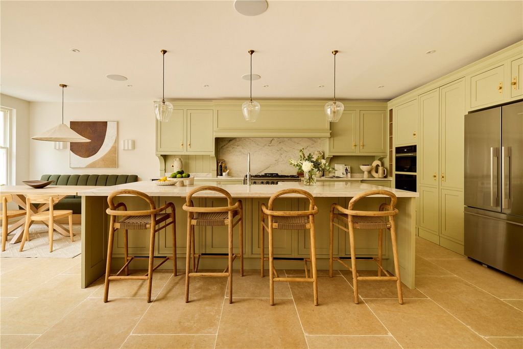 Property photo 1 of 21 Kitchen