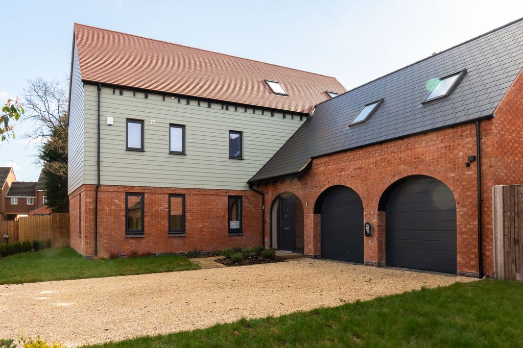 Property photo 1 of 49