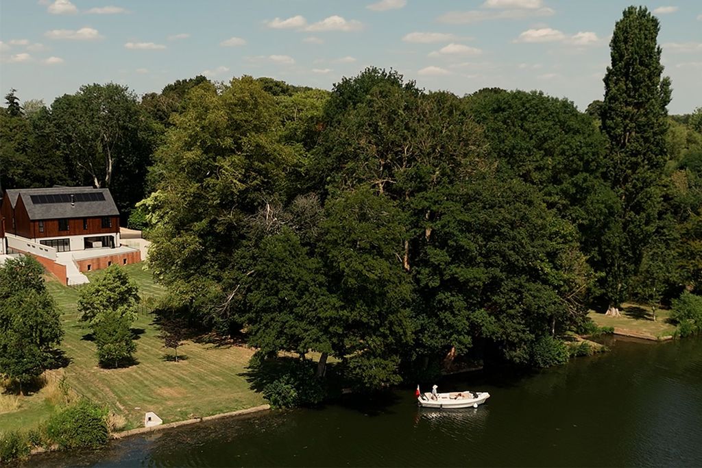 Property photo 1 of 22