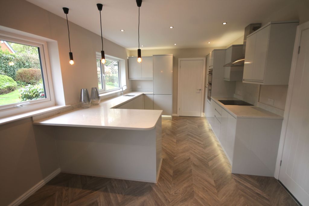 Property photo 2 of 16 Kitchen 2