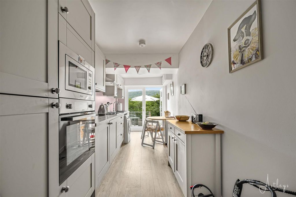 Property photo 2 of 19 Kitchen/Diner