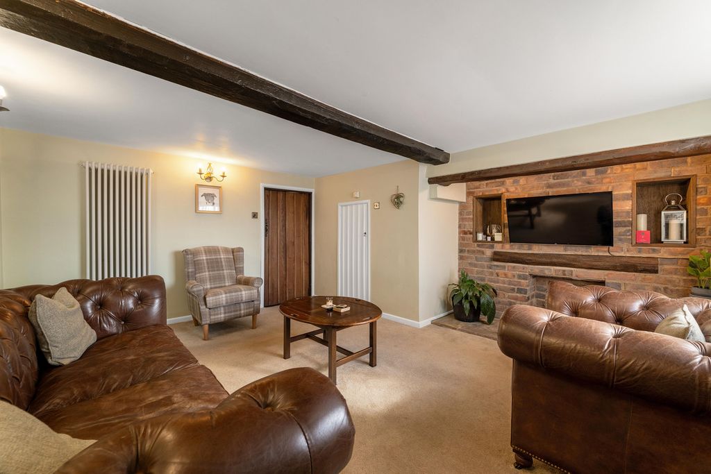 Property photo 2 of 31