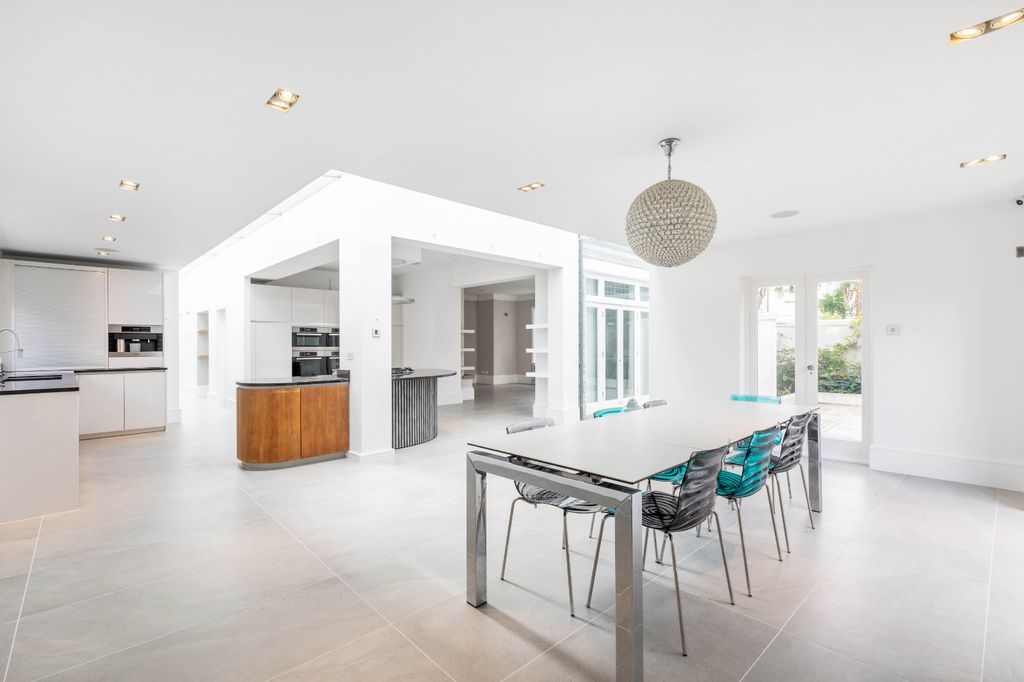 Property photo 2 of 13 Kitchen/Dining Room