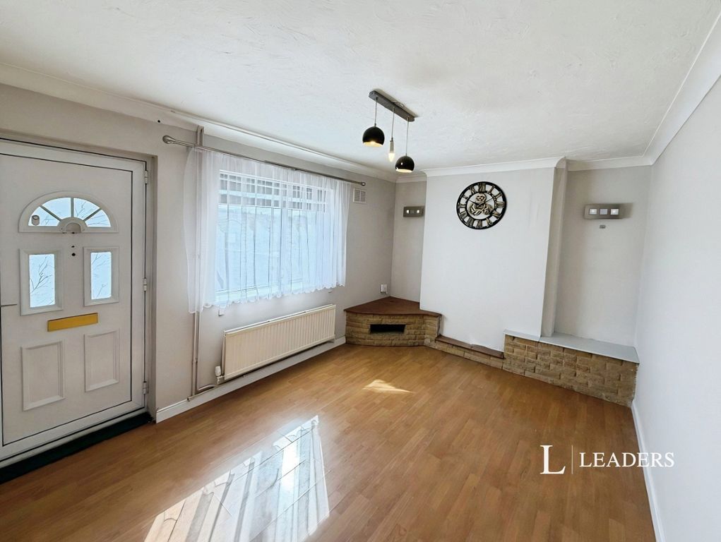 Property photo 2 of 12 Pbox-Img.Png