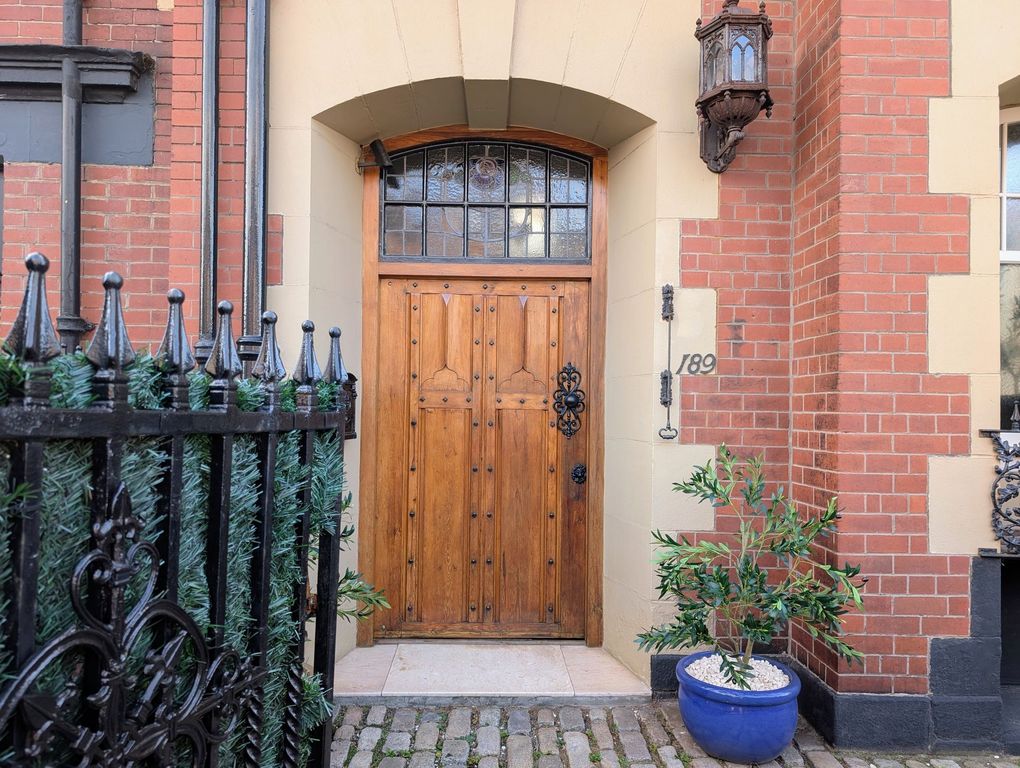 Property photo 1 of 63