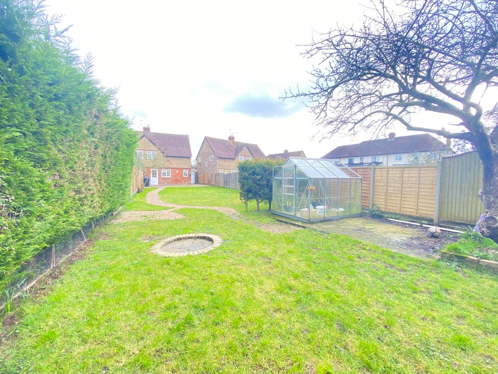 Property photo 2 of 12 Living Room