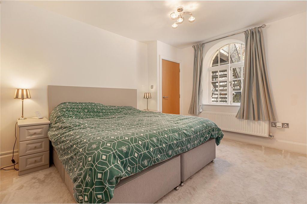 Additional image 4 of 2 bed flat for saleSt. Anns Road, Malvern WR14