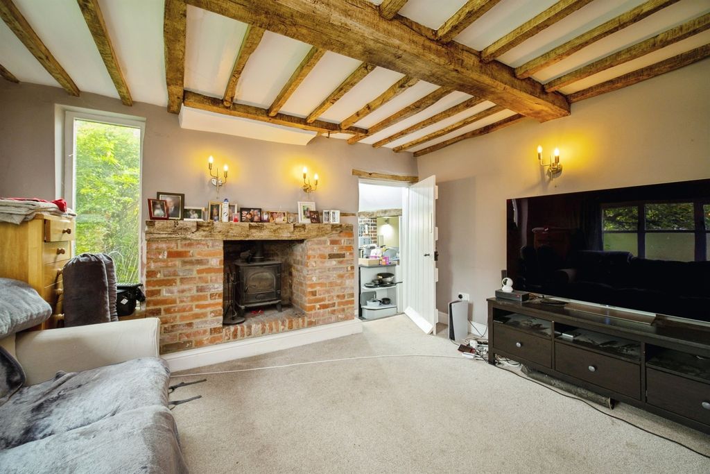 Property photo 2 of 20