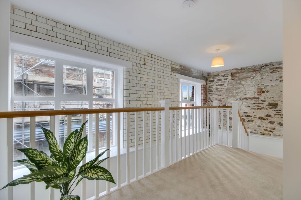 Property photo 3 of 17 Img_9525-Img_9527