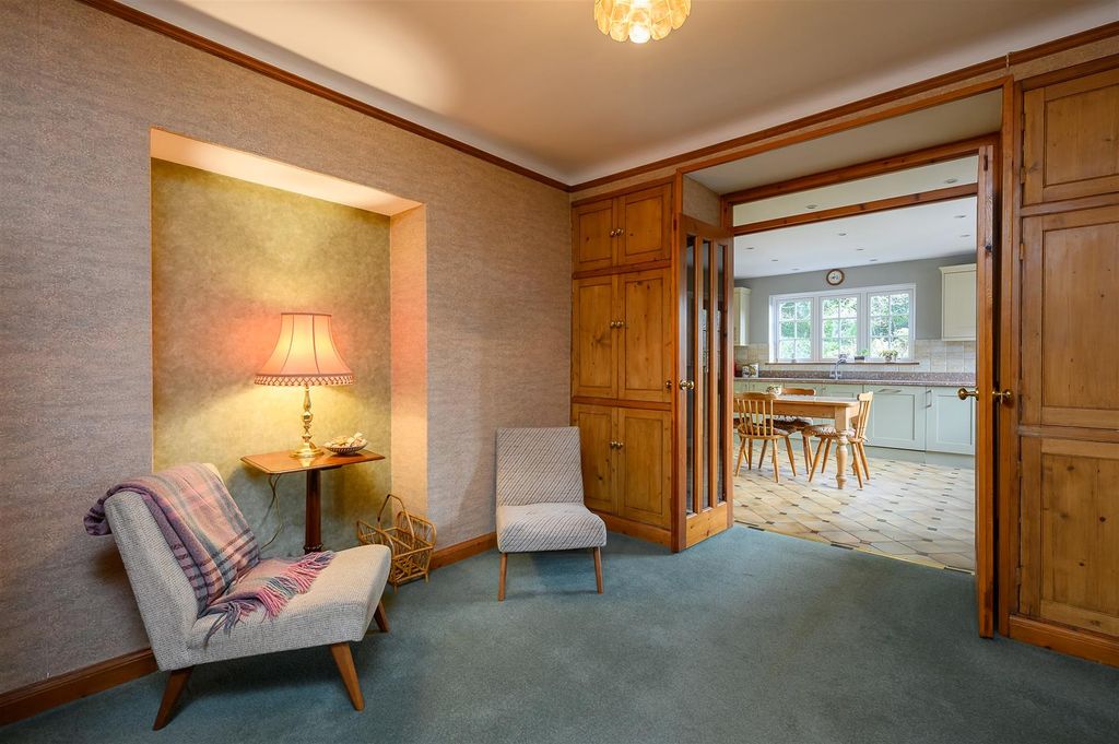 Property photo 2 of 17 Snug